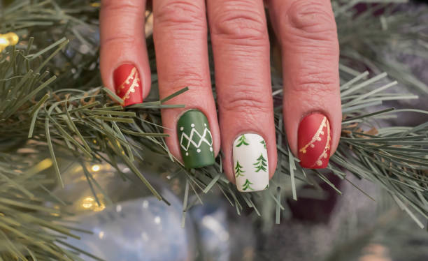 Christmas tree nail art